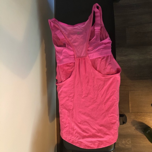 Lululemon athletic sleeveless shirt - Picture 4 of 5